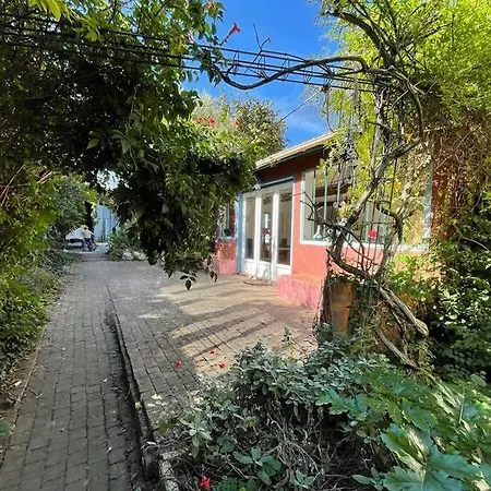 Apartment Charmante Maison Dans Jardin, Calme, 55m2- 2ch, Metro, Tres Proche Paris Vitry-sur-Seine