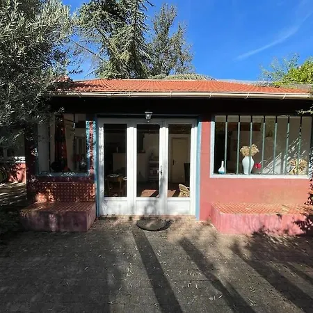 Charmante Maison Dans Jardin, Calme, 55m2- 2ch, Metro, Tres Proche Paris Апартаменты