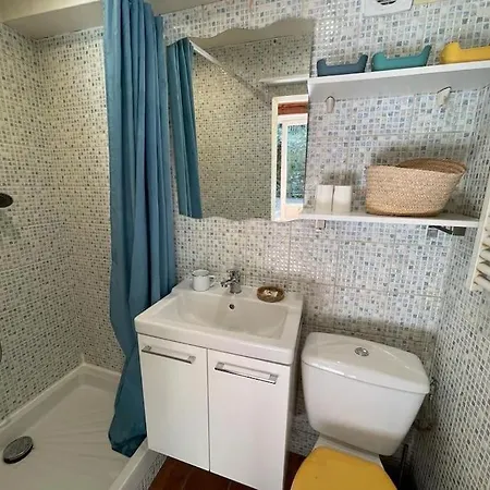 Apartment Charmante Maison Dans Jardin, Calme, 55m2- 2ch, Metro, Tres Proche Paris