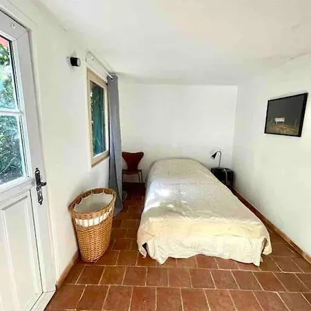 Charmante Maison Dans Jardin, Calme, 55m2- 2ch, Metro, Tres Proche Paris Apartament *